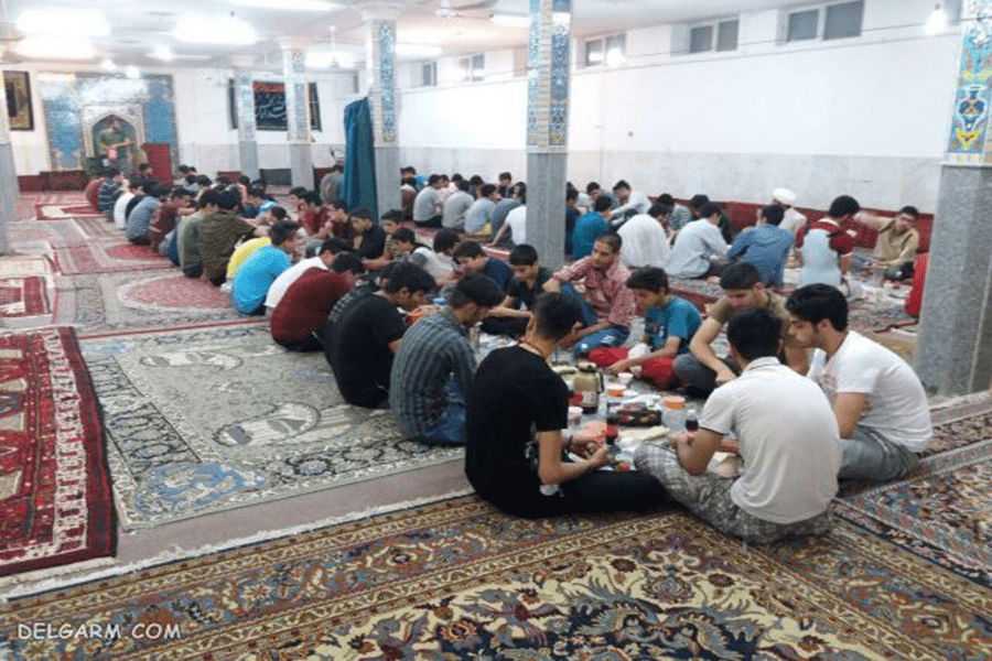 افطاری در اعتکاف- مسجد امام خمینی